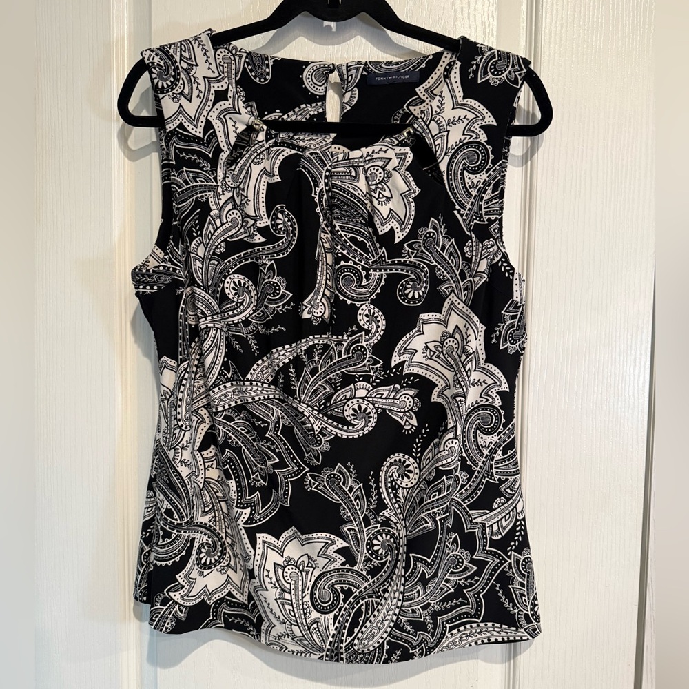 Tommy Hilfiger Black and White Sleeveless Tie Front Blouse